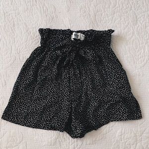 XS black polka dot Hollister shorts.